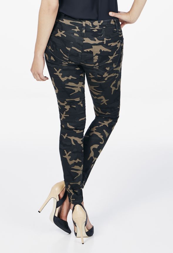 Lightweight Camo Pant in Green Multi Get great deals at JustFab
