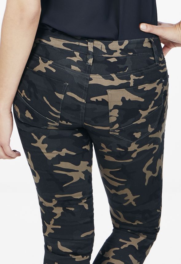 Lightweight Camo Pant in Green Multi Get great deals at JustFab