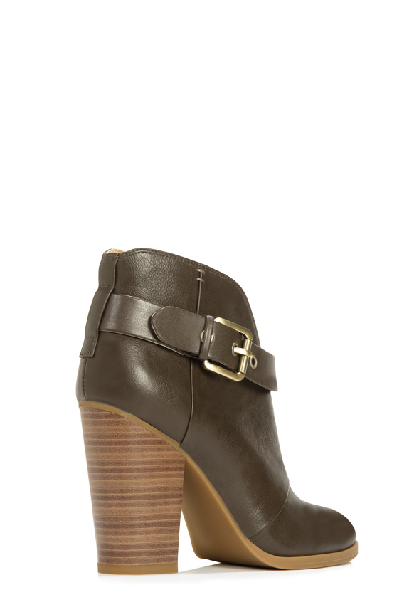 Vianca in Vianca - Get great deals at JustFab