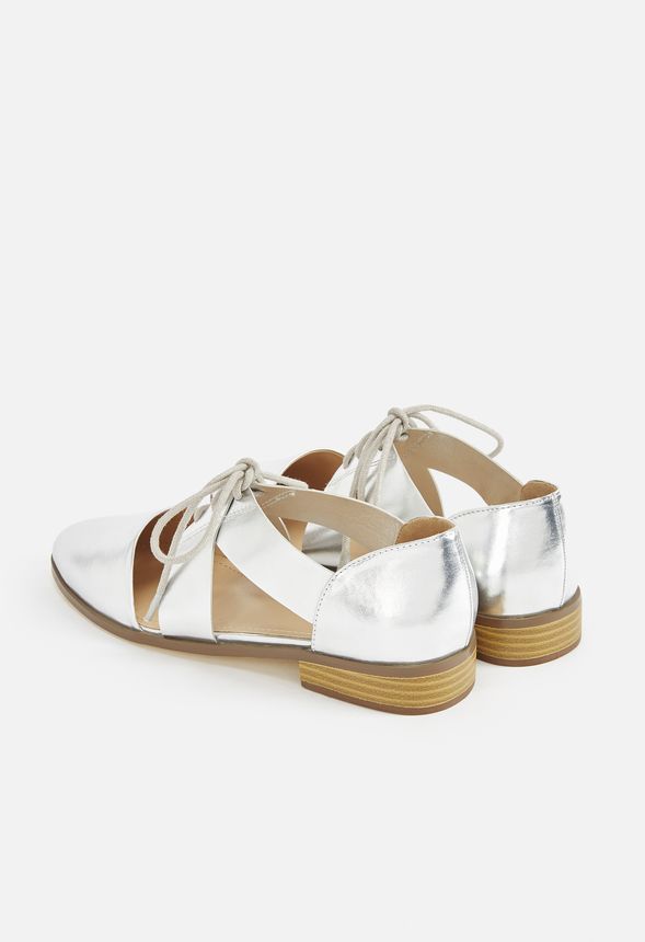 Maricel Cut Out Oxford
