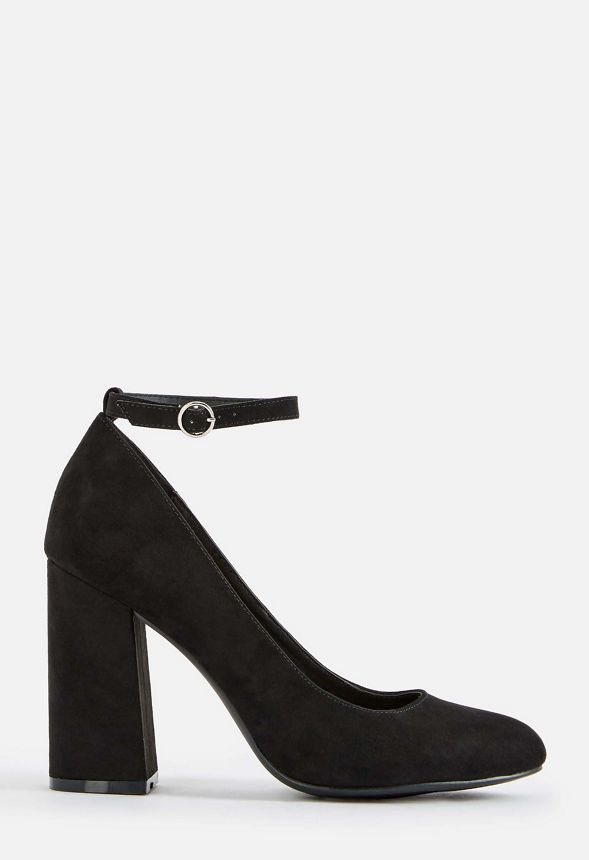 Danka Pump in Black - Get great deals at JustFab