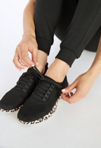 Easton Sneaker